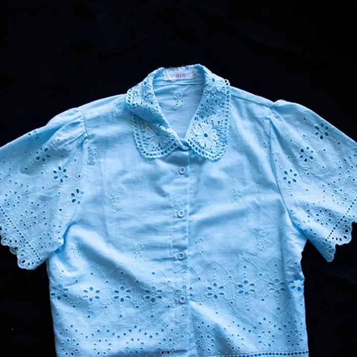 Blusa Broderie Floral con Cuello Bordado