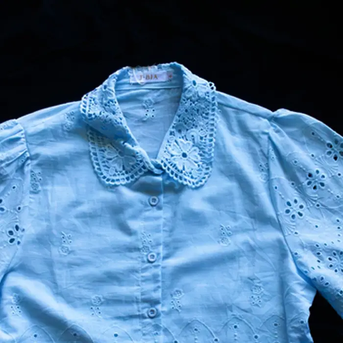 Blusa Broderie Floral con Cuello Bordado