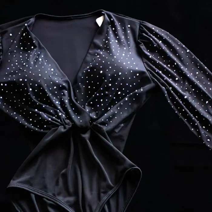 Body con Strass, Escote en V y Nudo Frontal