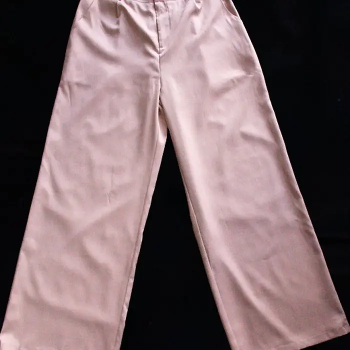Conjunto Sastrero Palazzo y Chaleco con Botones Dorados