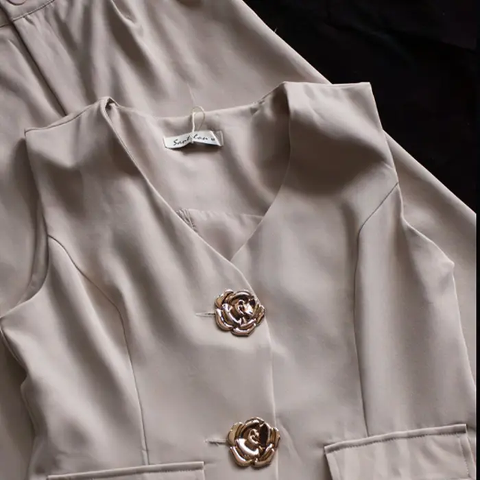 Conjunto Sastrero Palazzo y Chaleco con Botones Joya
