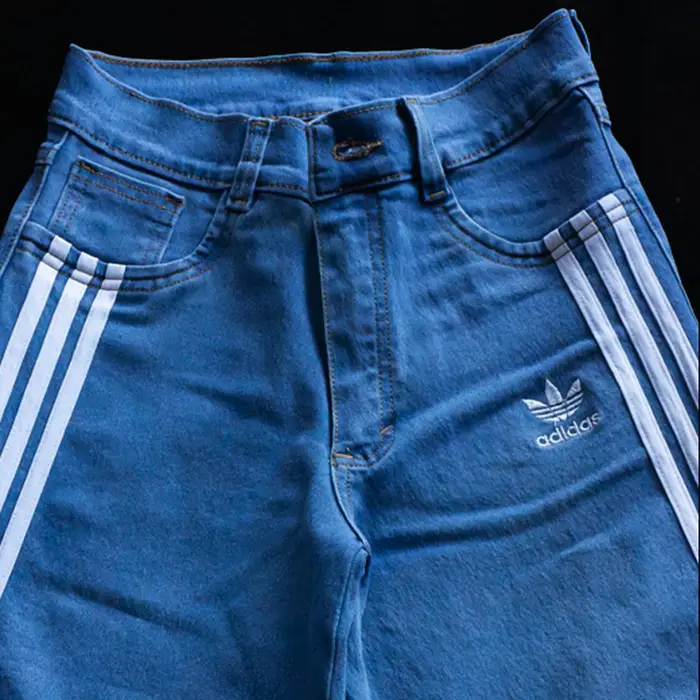 Jean Wide Leg Adidas con Franjas Laterales