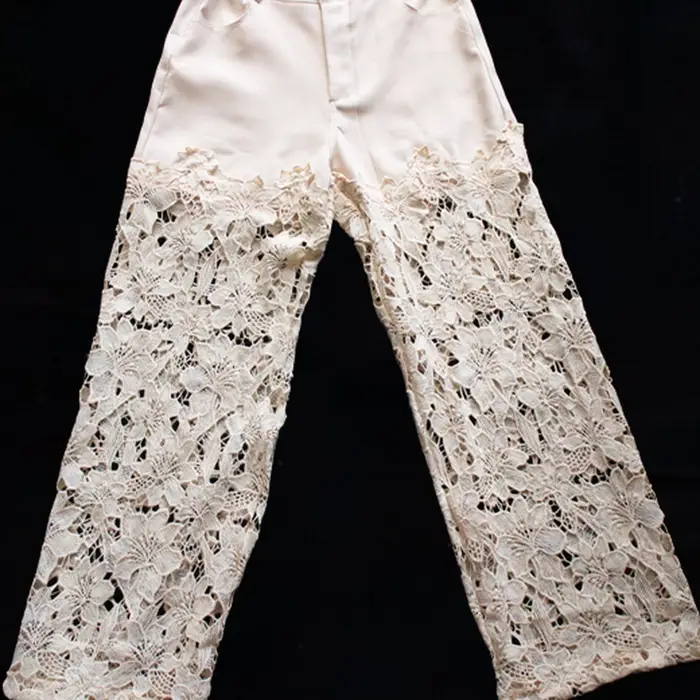 Pantalón Sastrero con Encaje Floral