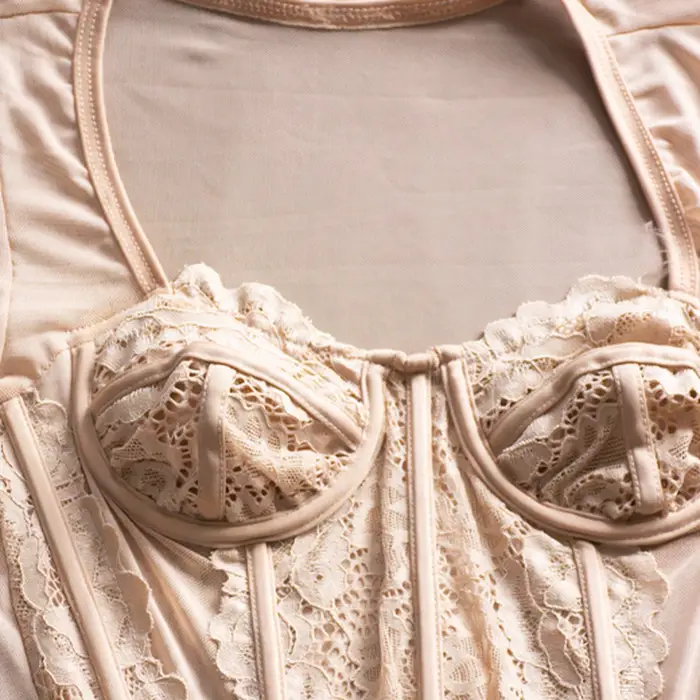 Top Corset de Encaje con Mangas Largas