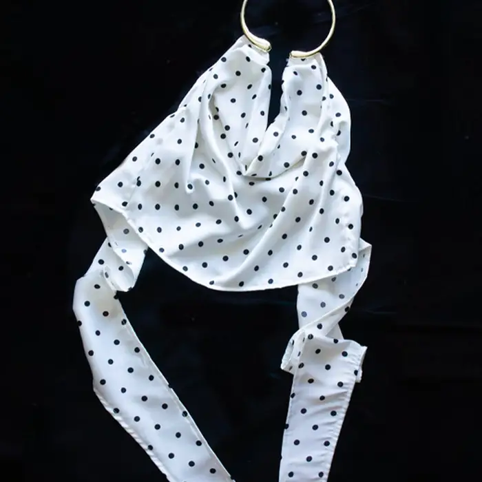 Top Halter de Lunares con Argolla