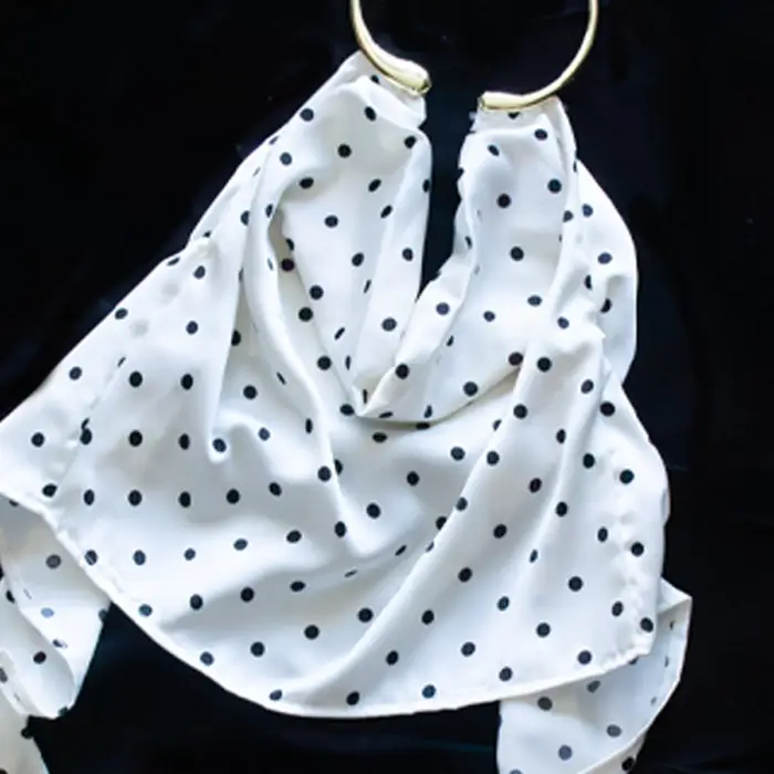 Top Halter de Lunares con Argolla