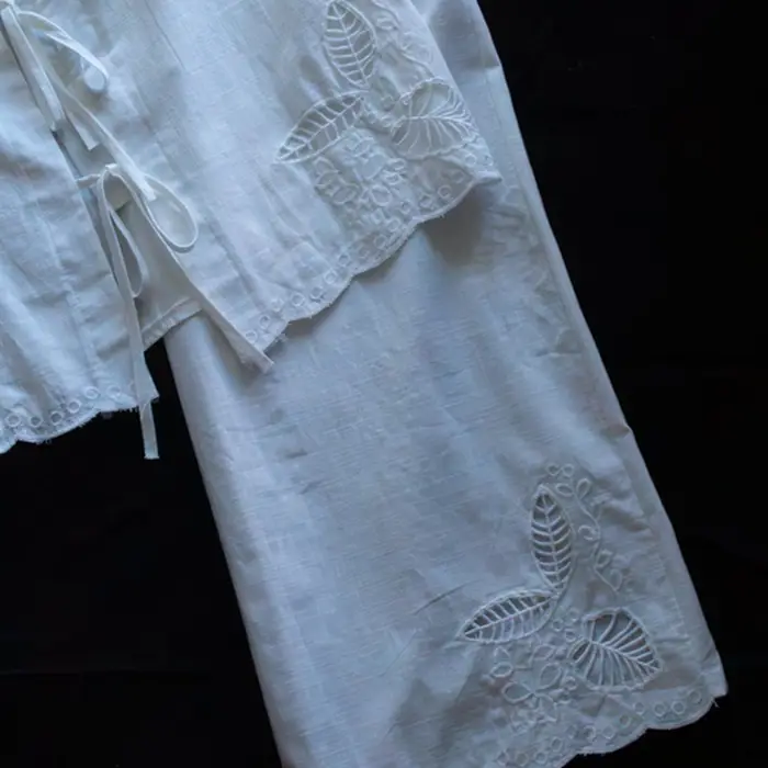 Conjunto Palazzo y Chaleco Broderie Floral