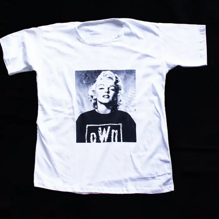 Remera Clásica de Algodón Estampada